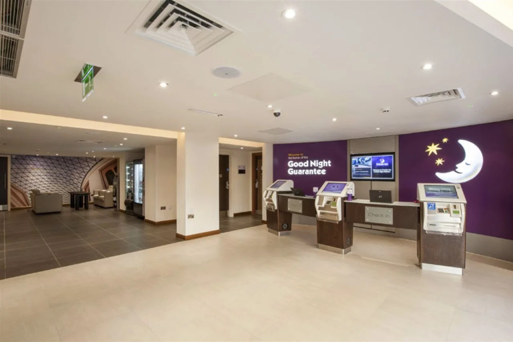 Отель Premier Inn London Holborn — фото