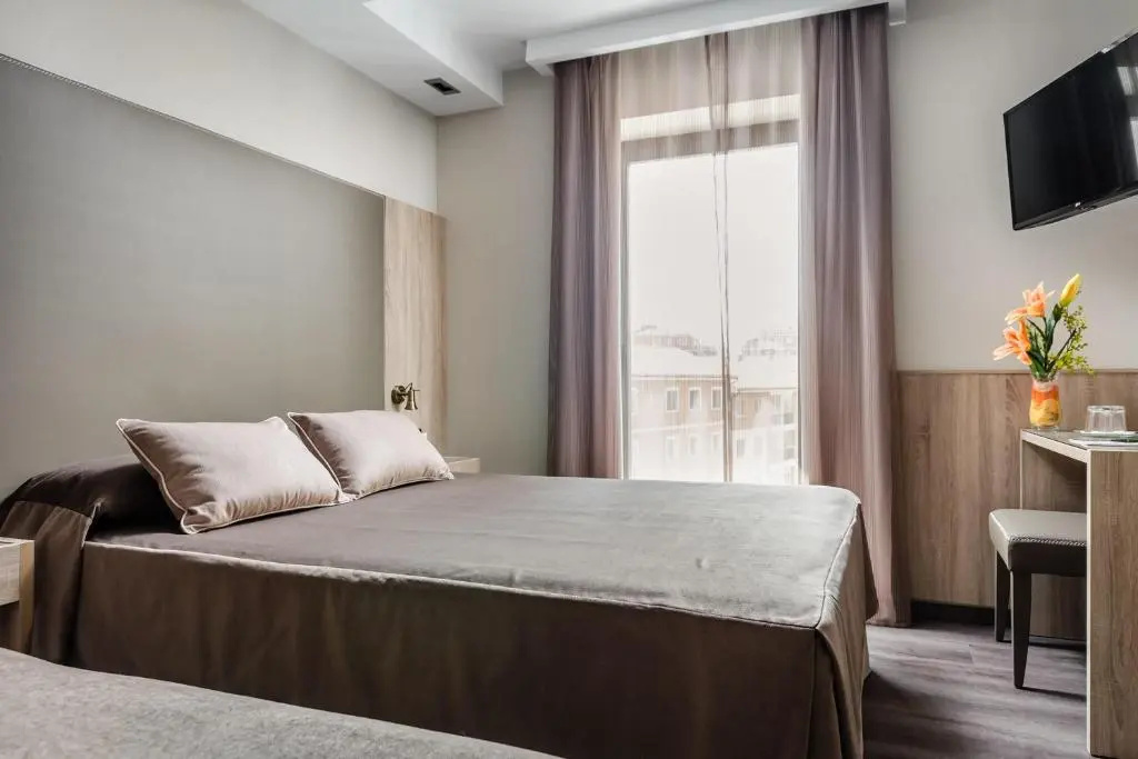 Double room (full double bed)