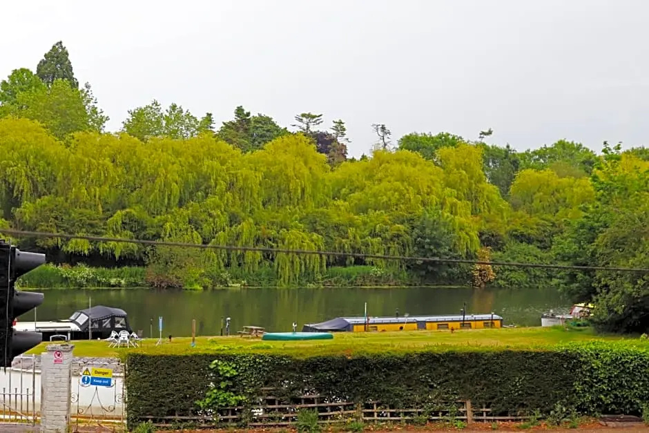 Shillingford Bridge Hotel - Chambres