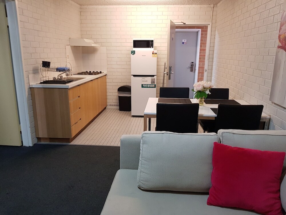 Perth City Apartment Hotel by null