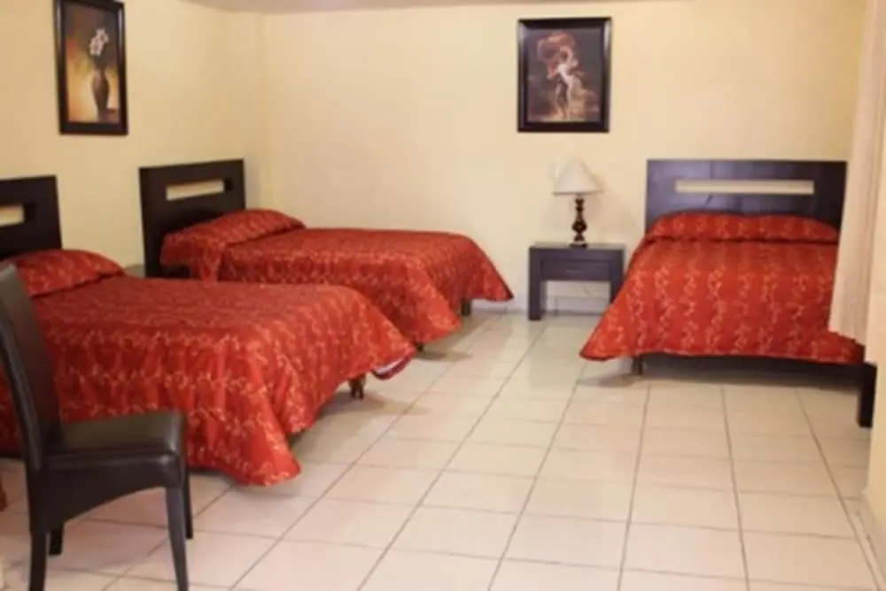 Standard Triple room