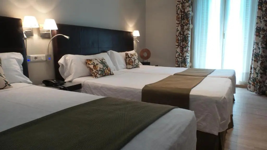 Triple room
