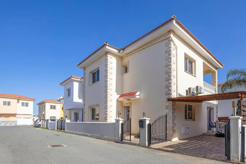 Argiro Bright Villa in Pernera
