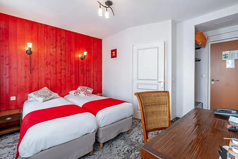 Standard Double room (twin beds)