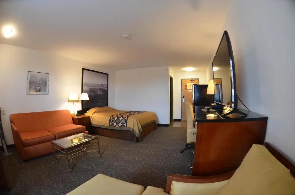 Double Basement Suite (full double bed)