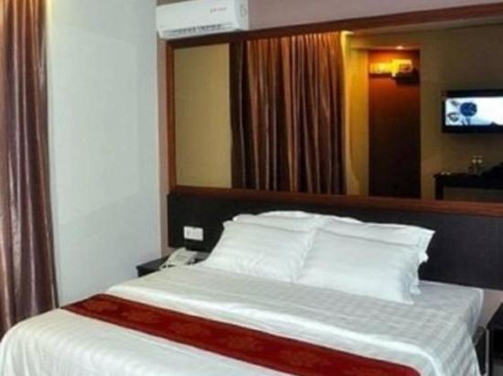 Goldenhill Hotel
