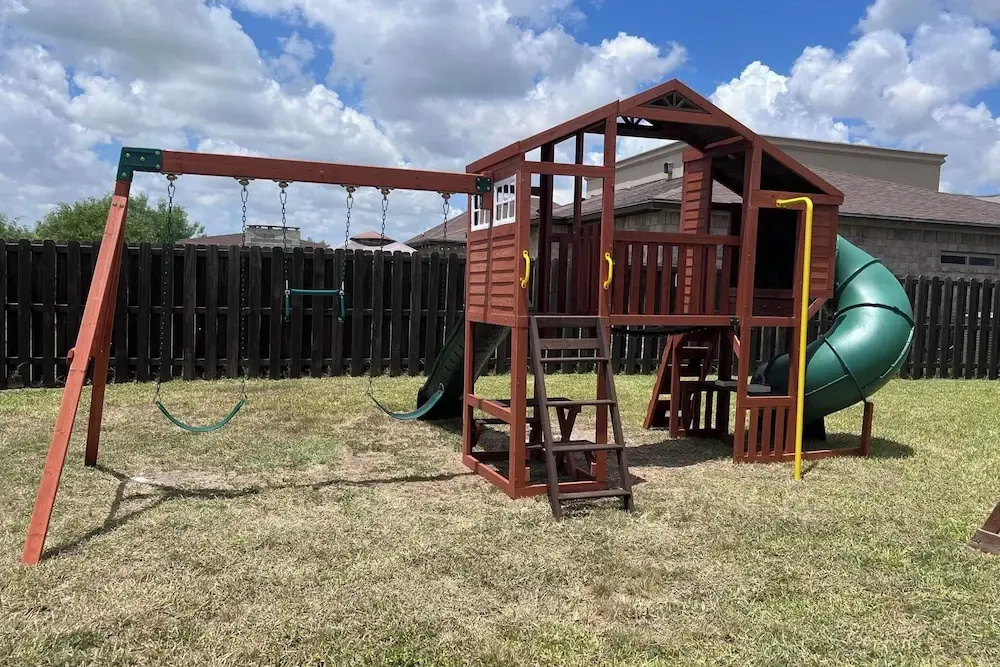 Pool, Patio & Yard: Chic South Texas Home