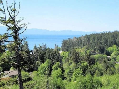 Seaview Cottage by BC Island Vacation Homes