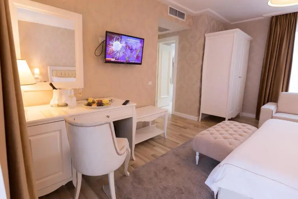 Premium Double room with balcony (full double bed)