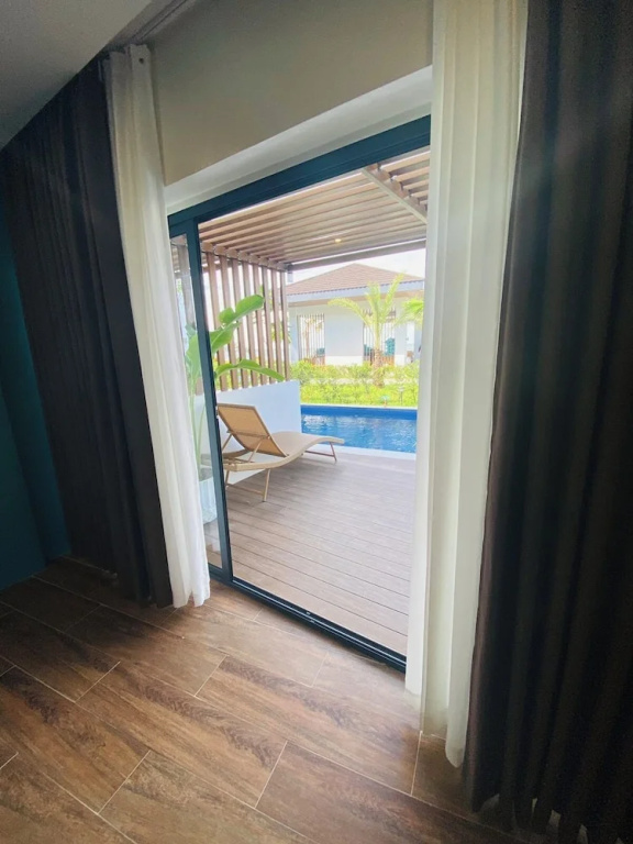 Deluxe Double room with balcony and with pool view (full double bed)