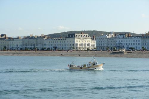 Beach & Waterfront