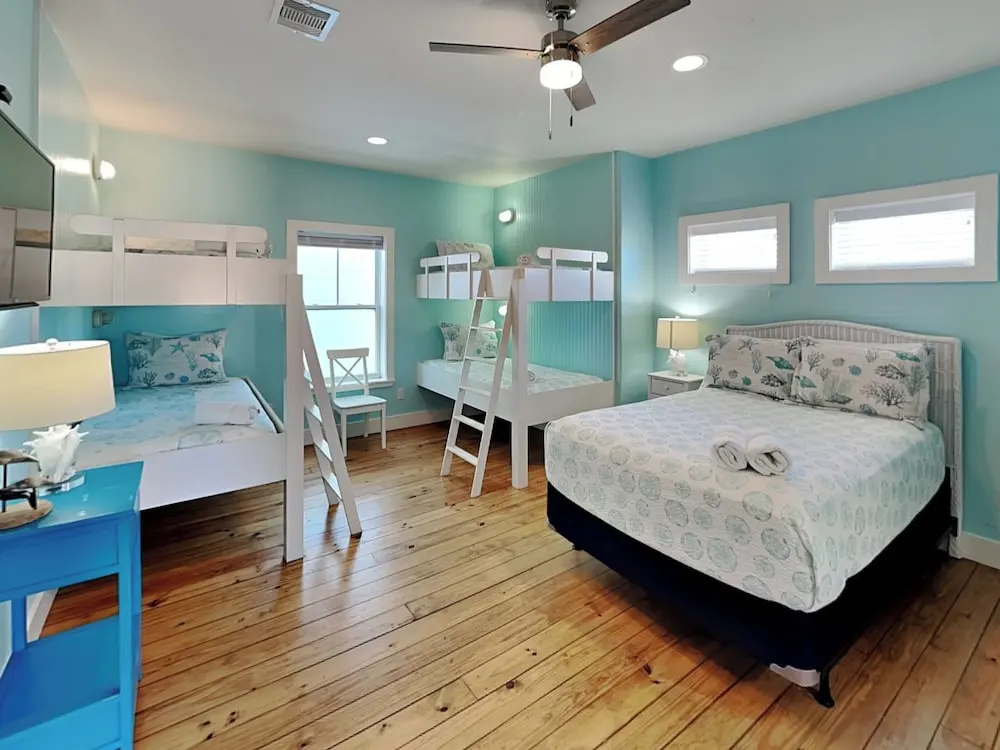 Turtle Paradise by Silver Sands Vacation Rentals — 2