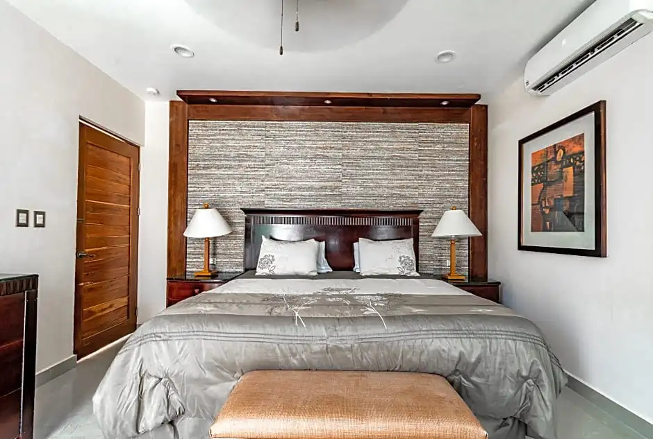 Double Suite (full double bed)