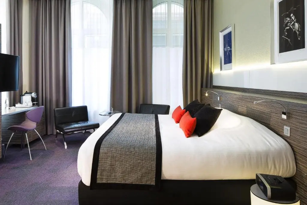 Deluxe Double room (full double bed)