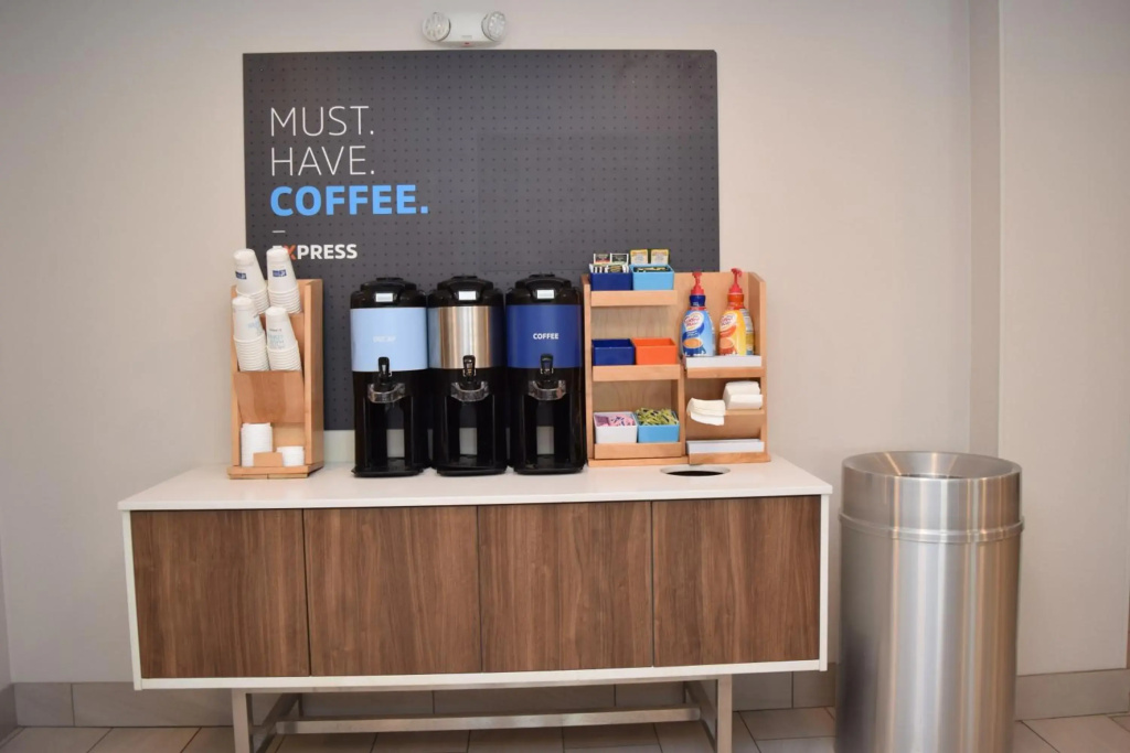 Holiday Inn Express Syracuse Airport by IHG - фото 28