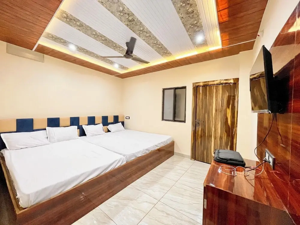 Hotel Satyam by null