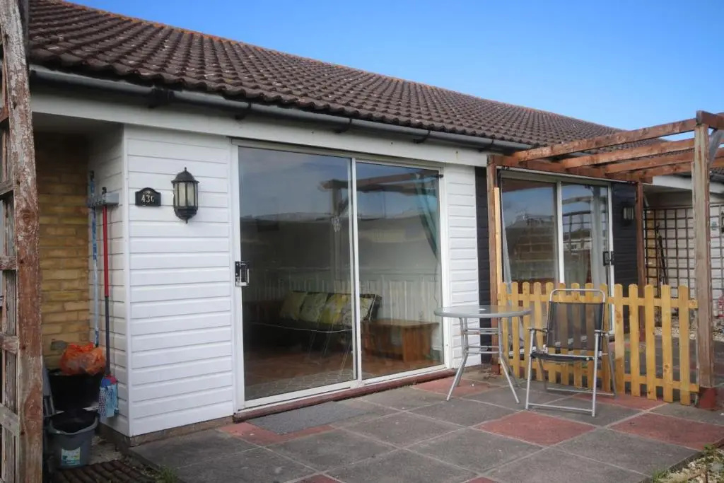 43G Medmerry Park 2 Bedroom Chalet - No Manual Workers