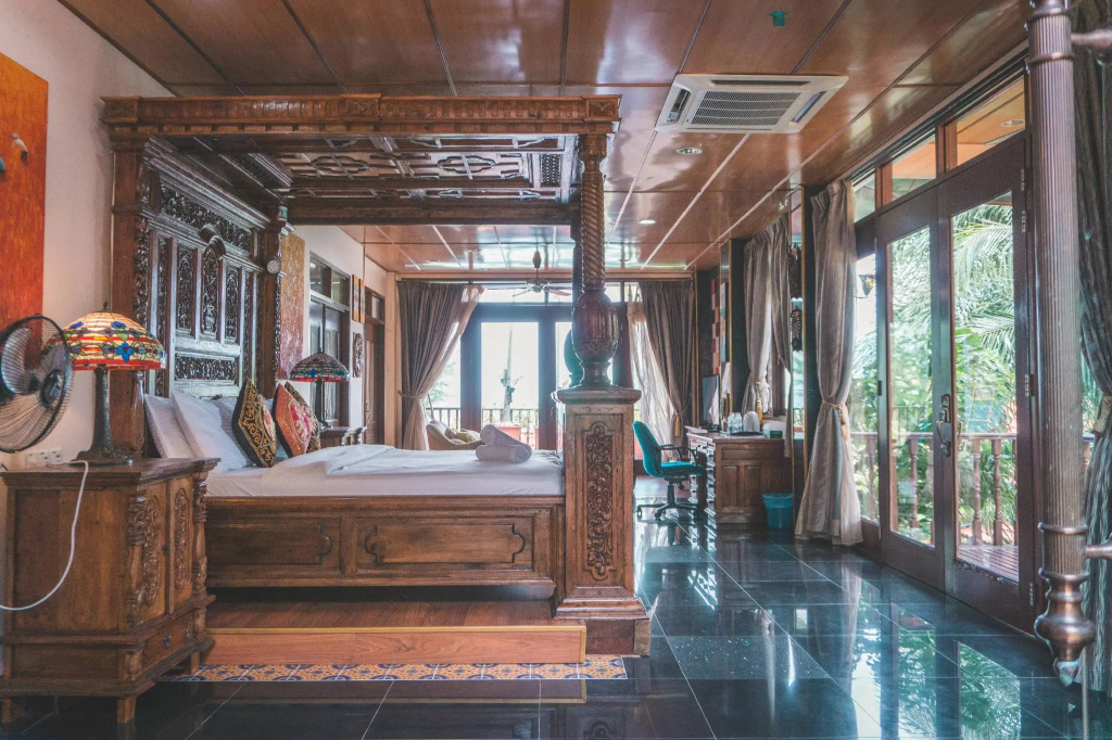 Lost Paradise Resort