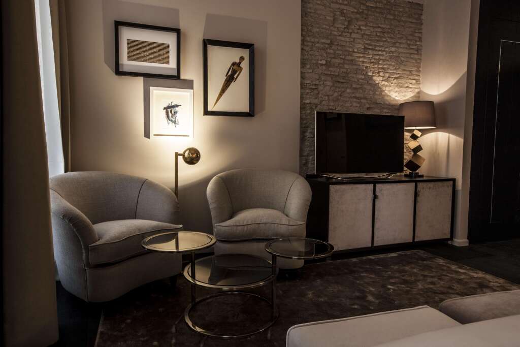 DOM Hotel by null