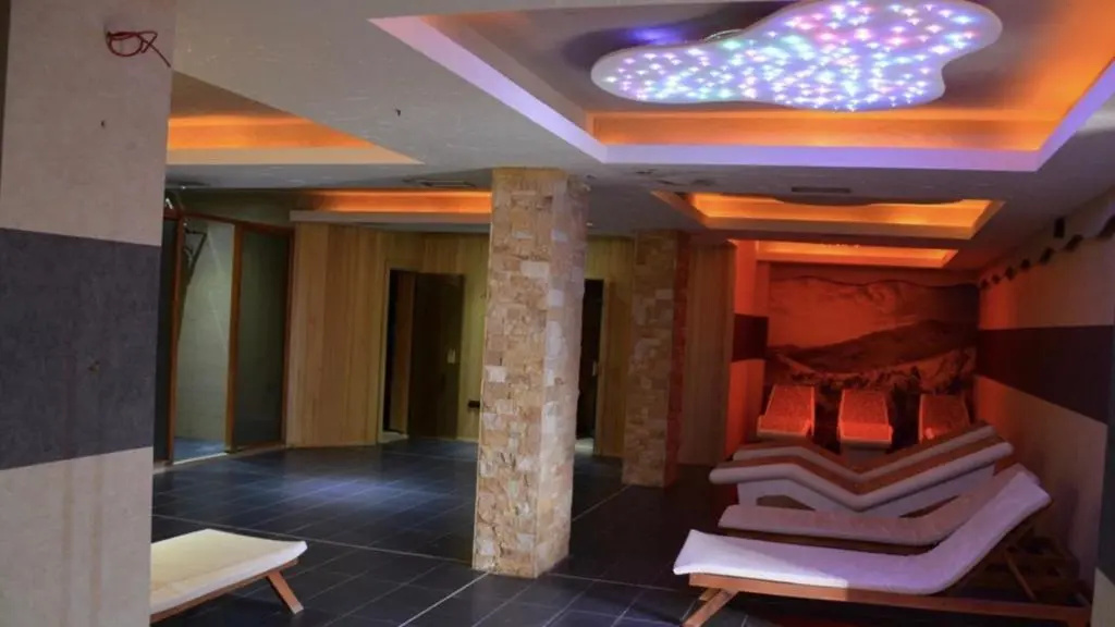 Hotel photo 12