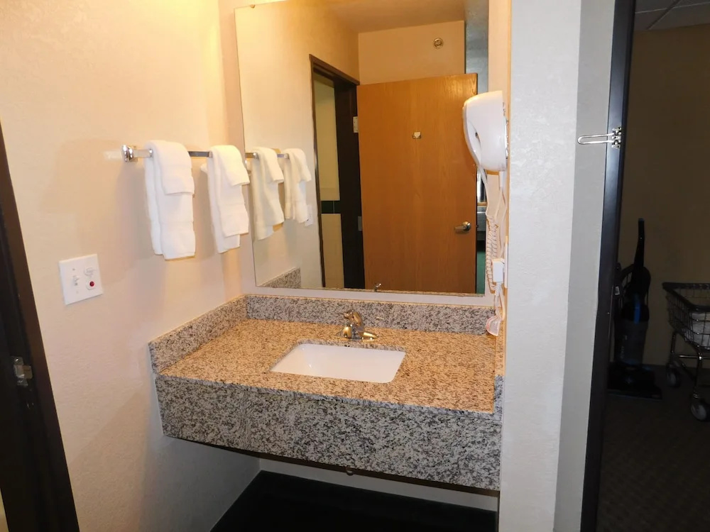 AmericInn by Wyndham Oscoda Near AuSable River - Chambres