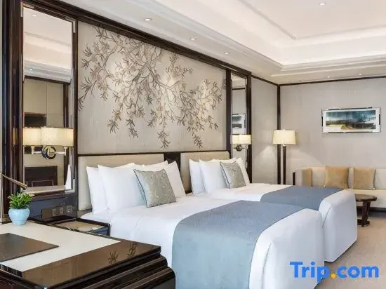2 Bedrooms Standard Family room