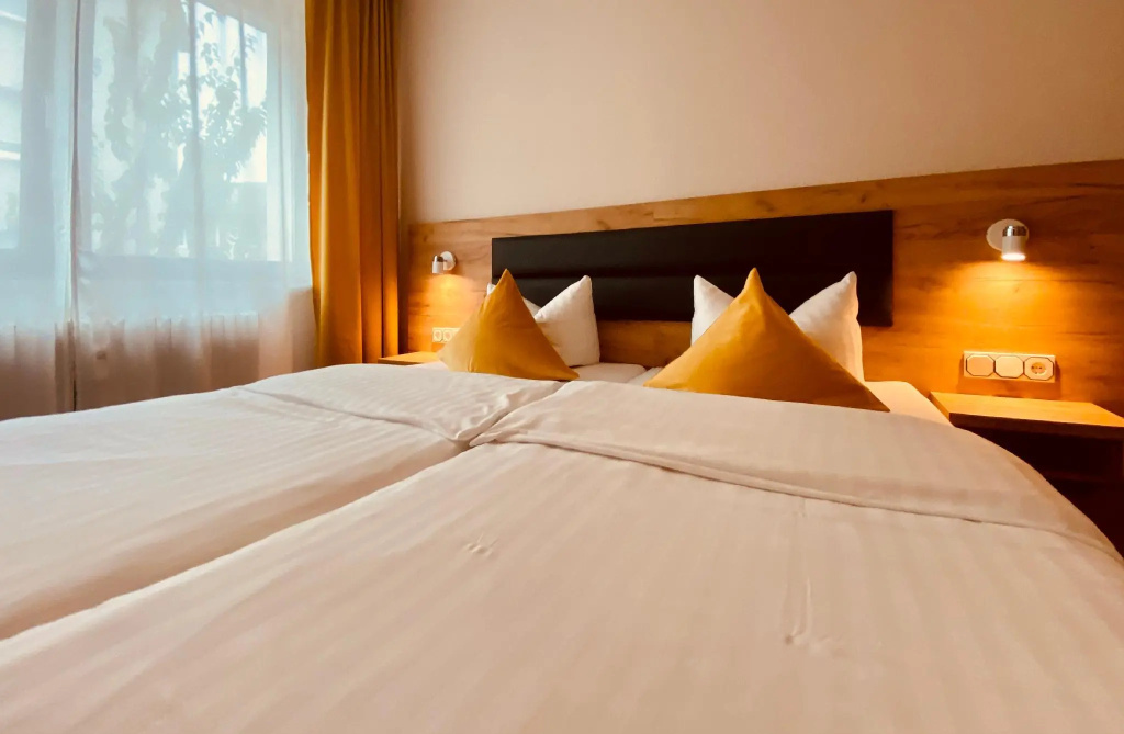 Standard Double room (full double bed)