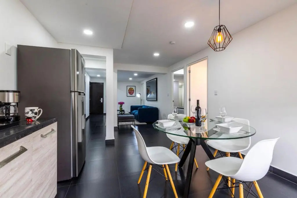 2 Bedrooms Apartment