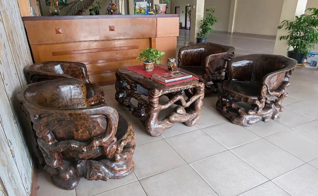 Lobby & Reception