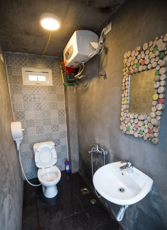 Economy room