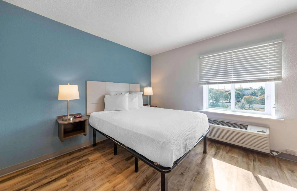 Woodspring Suites Deerfield Beach