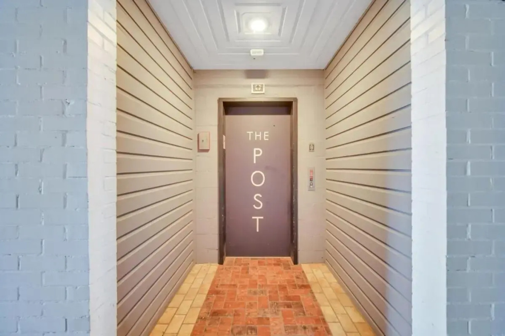 Downtown Loft - Above Bull & Barrel & Close to Georgia Southern