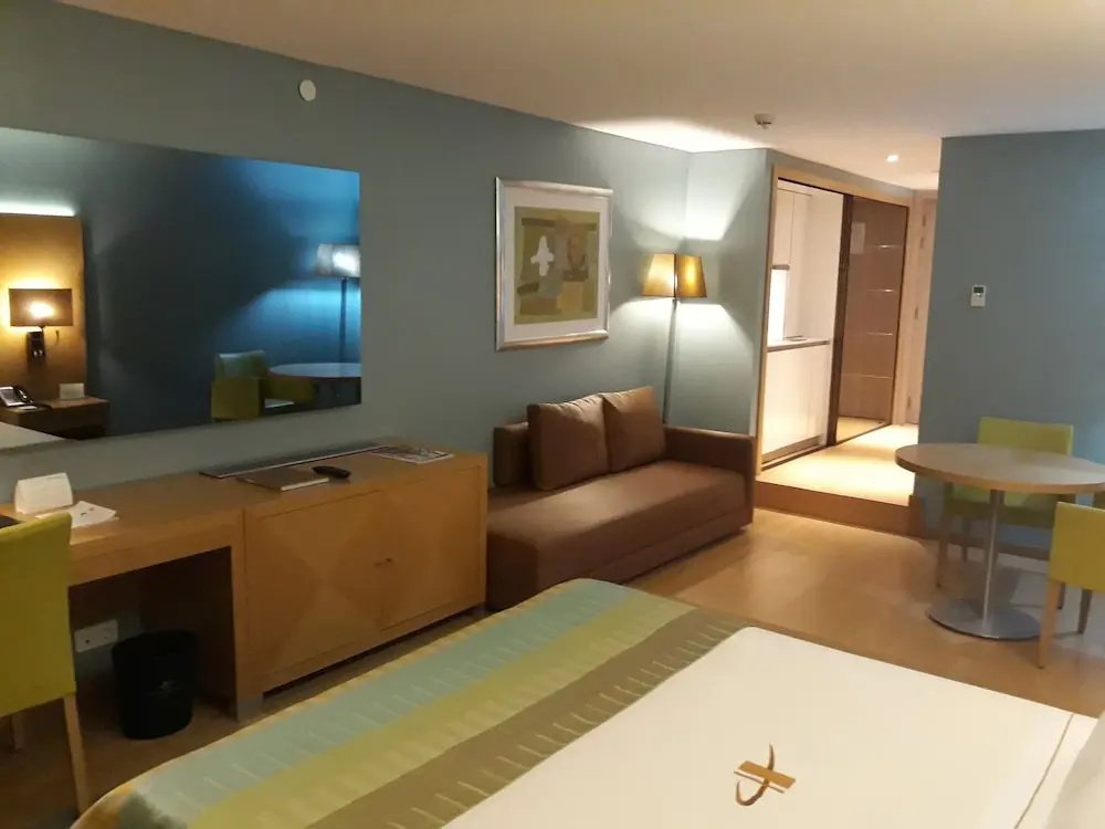 Deluxe Double room with partial sea view (full double bed)