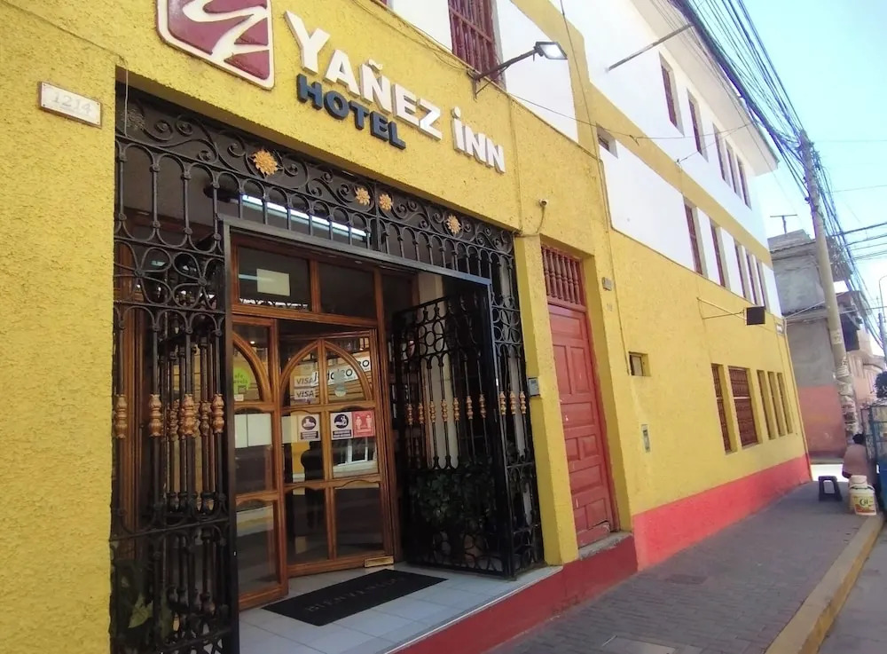 Hotel Yañez Inn — фото