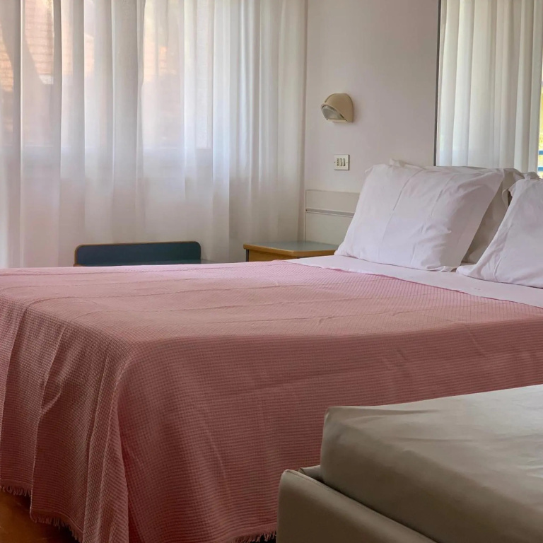 Hotel Solitude — 3
