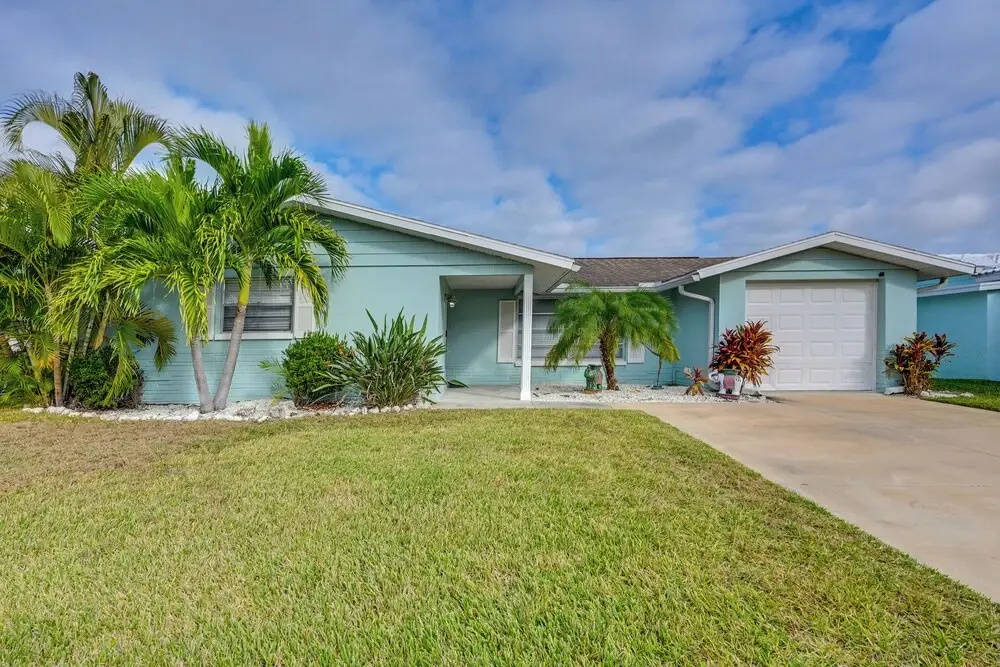 4 Mi to Beach! Waterfront New Port Richey Retreat