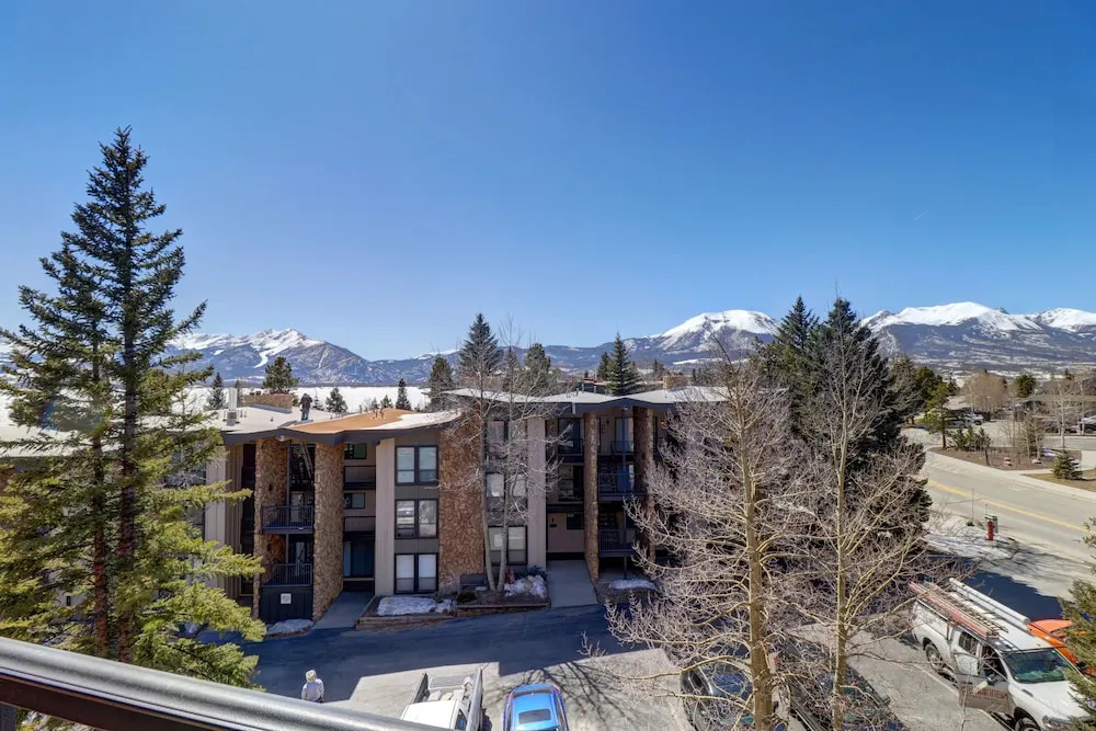 432 Marina Place 2 Bedroom Condo by RedAwning