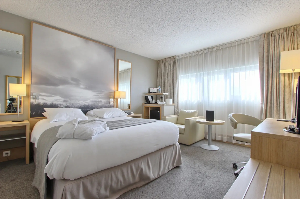 Best Western Plus Paris Orly Airport 26