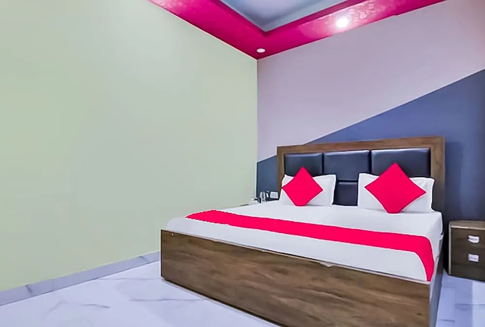 Hotel Classic By Roomshala - Nizamuddin Dargah