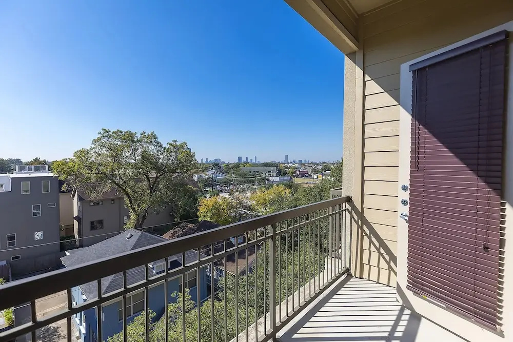 Luxurious King Bed Living Midtown Fully Equipped Condo