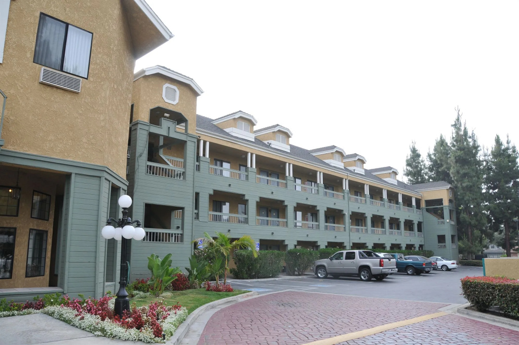 Oak Tree Inn — фото