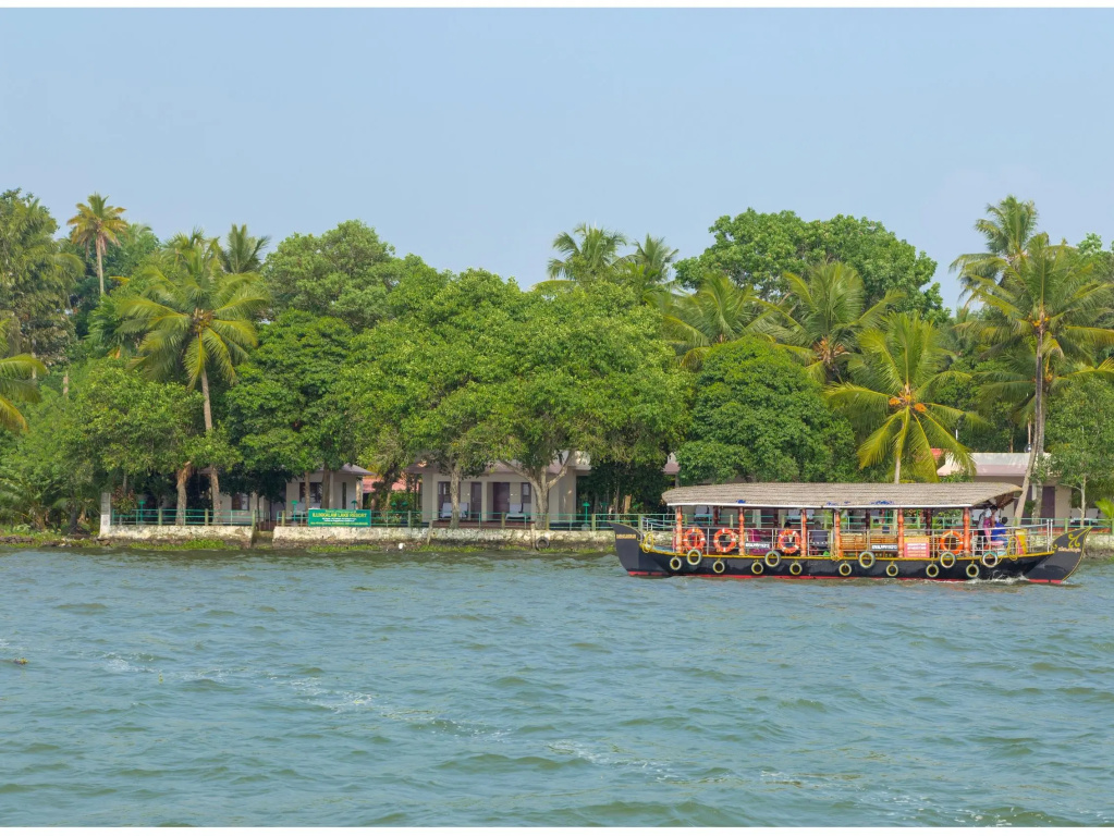 ILLIKKALAM Lakeside Cottages Kumarakom Kerala