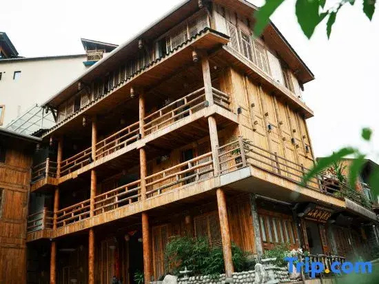 Hailuogou Mountain Autumn Private Homestay