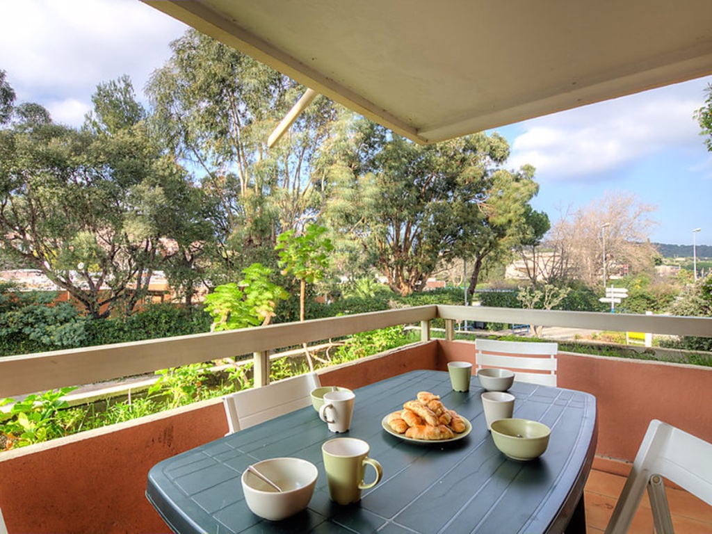 Balcony & Terrace