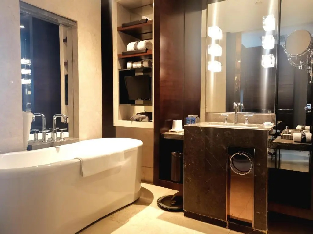 Superior room with city view
