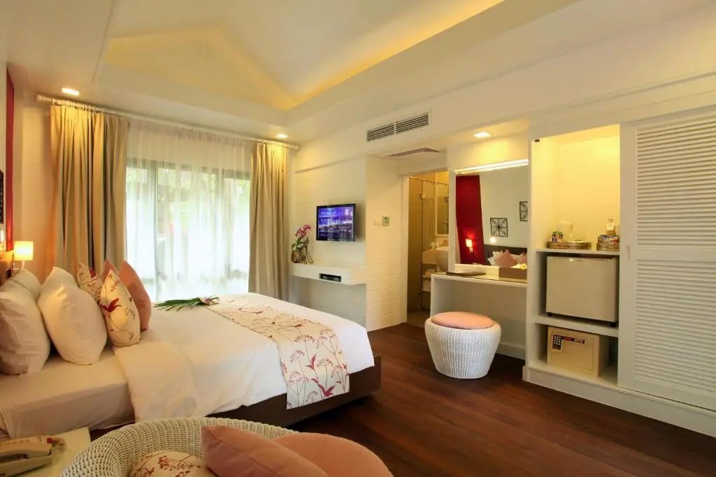 Deluxe Regency Double room (full double bed)