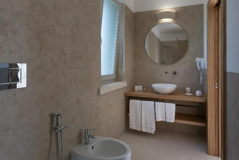 Superior Double room with garden view (full double bed)