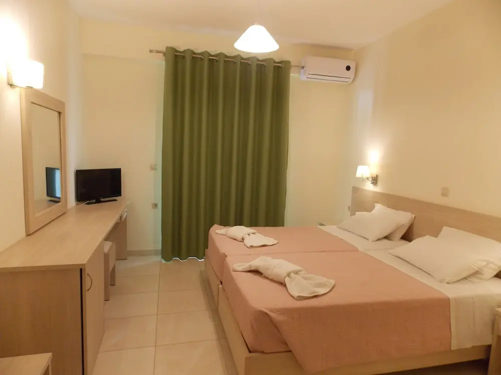 Standard Double room with balcony and with garden view (twin beds)