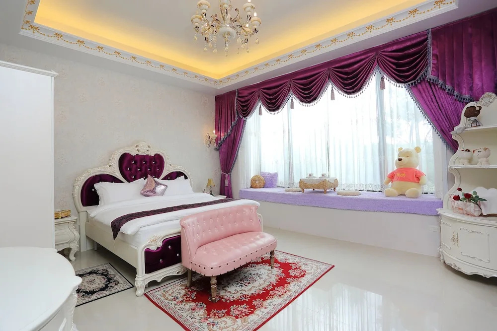 Deluxe Double room with courtyard view (full double bed)