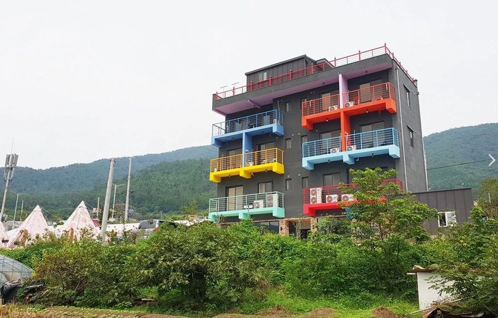 Black Beach Pension